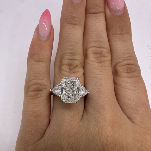carat e vs1 elongated cushion diamond engagement ring